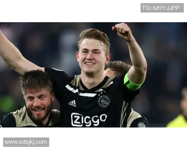 德里赫特与德容的对决分析谁能在赛场上更胜一筹