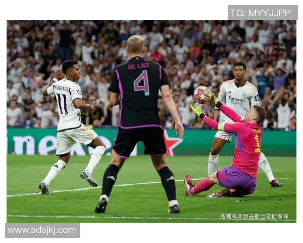 劳特罗梅开二度，拜仁欧冠八强路不寻常