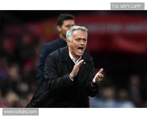 曼联主场憾负热刺,连续不胜暴露球队问题,穆里尼奥面临更大挑战 曼联主场憾负热刺,连续不胜暴露球队问题,穆里尼奥面临更大挑战