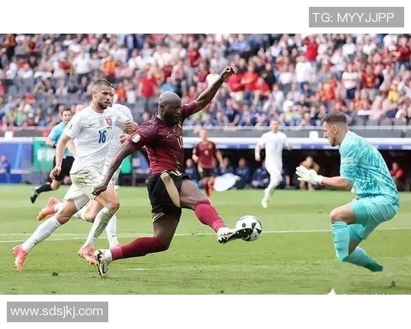 卢卡库重返巅峰之路：从低谷到辉煌的传奇故事与未来展望