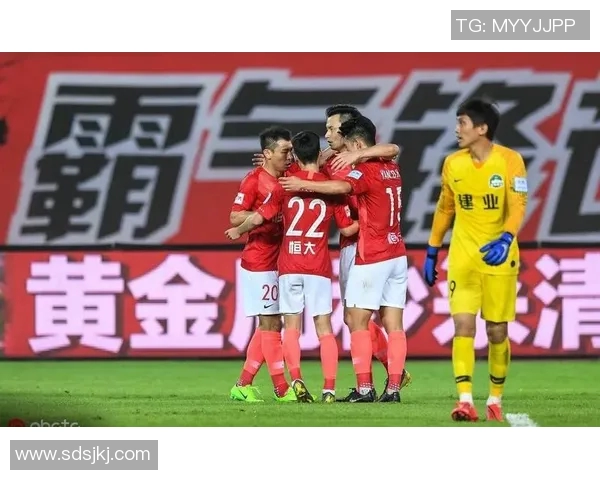 恒大与建业精彩对决重播回顾赛场瞬间与精彩进球解析