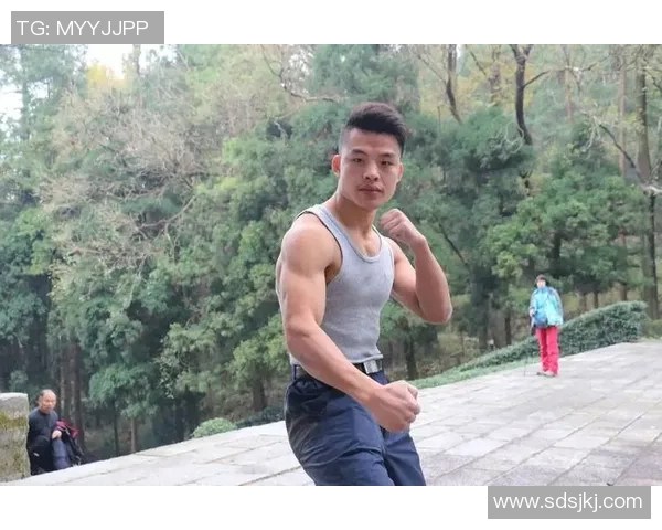 罗凯文的成长之路:从平凡少年到卓越领袖的蜕变与启示 罗凯文的成长之路:从平凡少年到卓越领袖的蜕变与启示