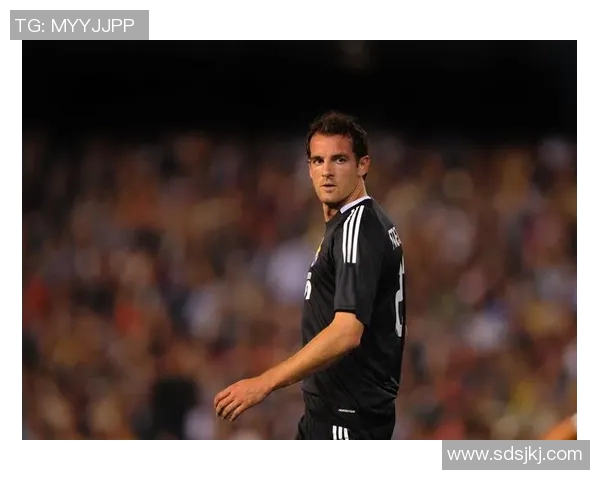 梅策尔德的传奇人生与足球事业的辉煌成就探秘