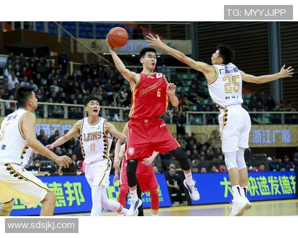 郭昊文：从青涩少年到篮球场上的璀璨明星之路解析